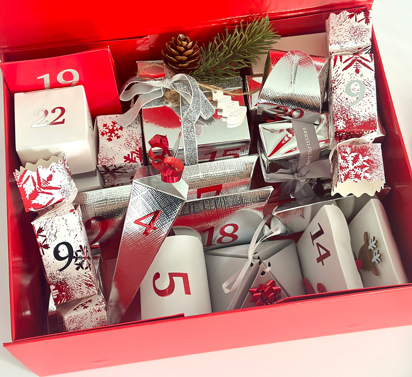 LUXURY CRYSTAL ADVENT CALENDAR 2024 (WORTH £480)