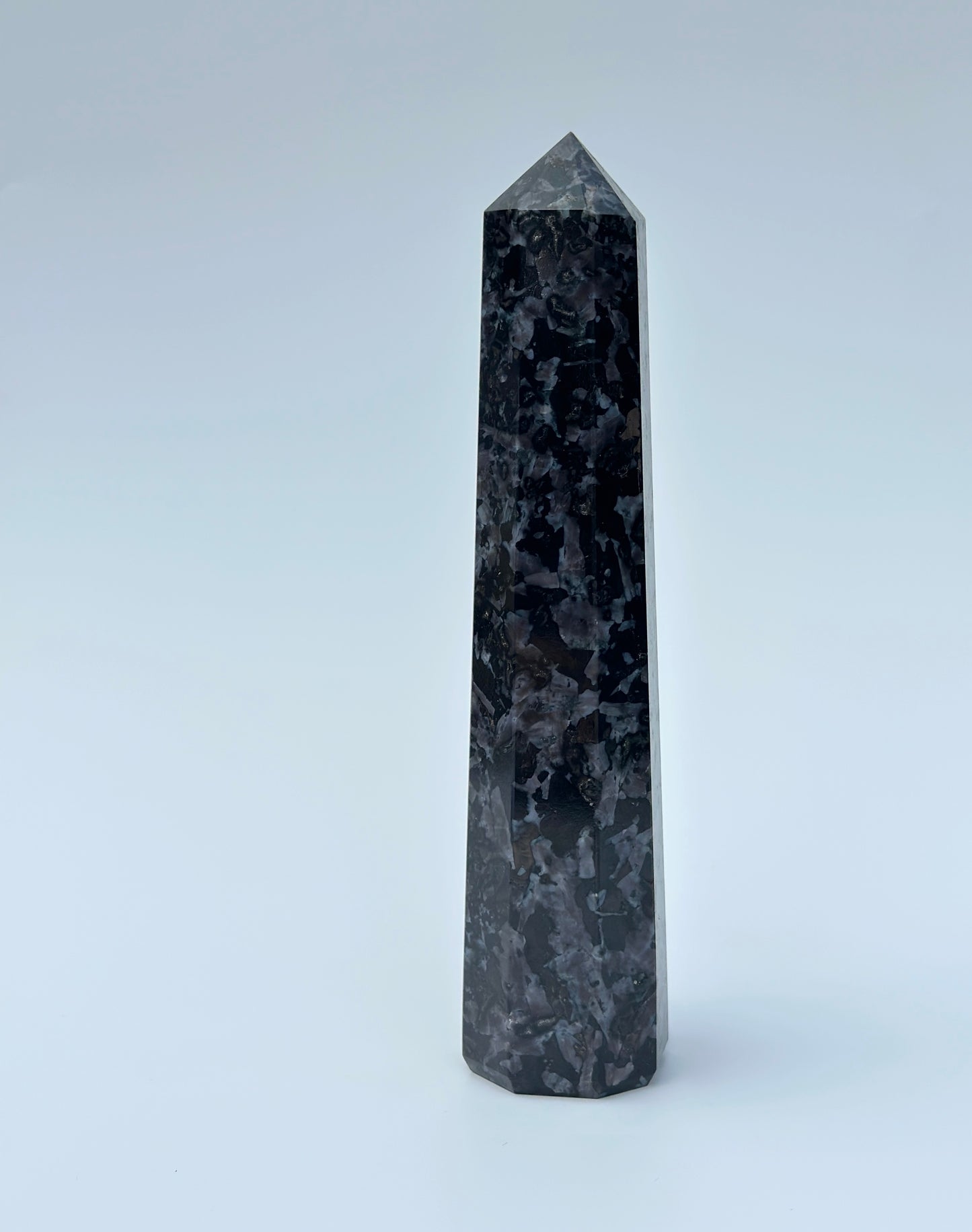 XL Indigo Gabbro Point