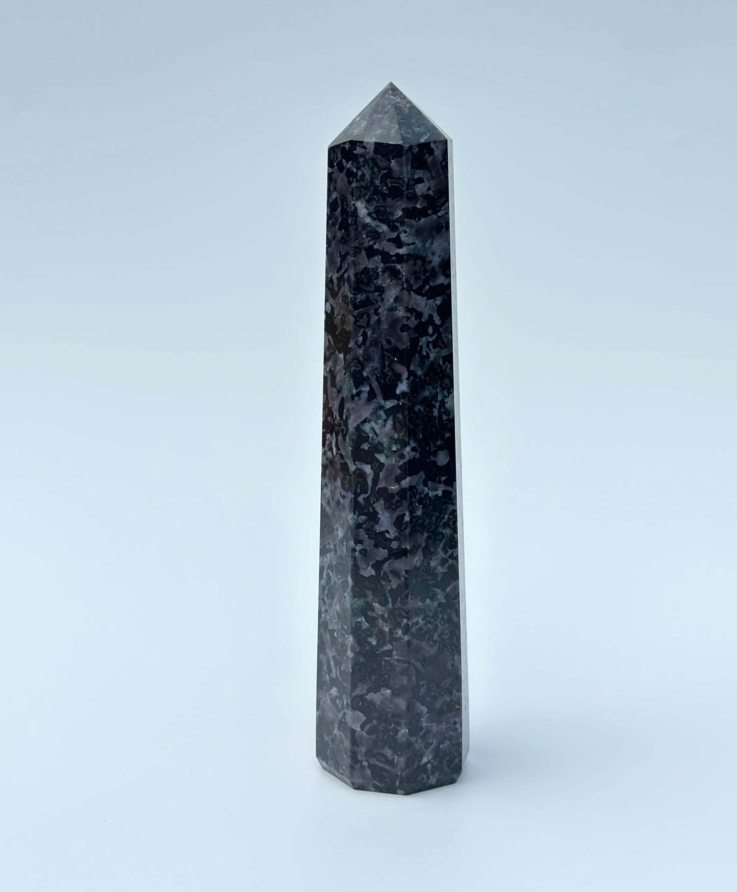 XL Indigo Gabbro Point